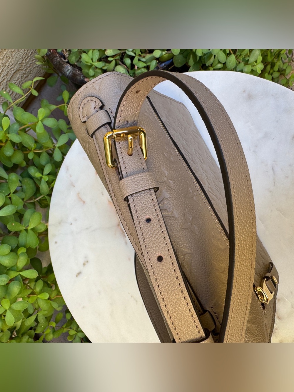 Louis Vuitton Empreinte Leather Métis Crossbody - Picture 5 of 16